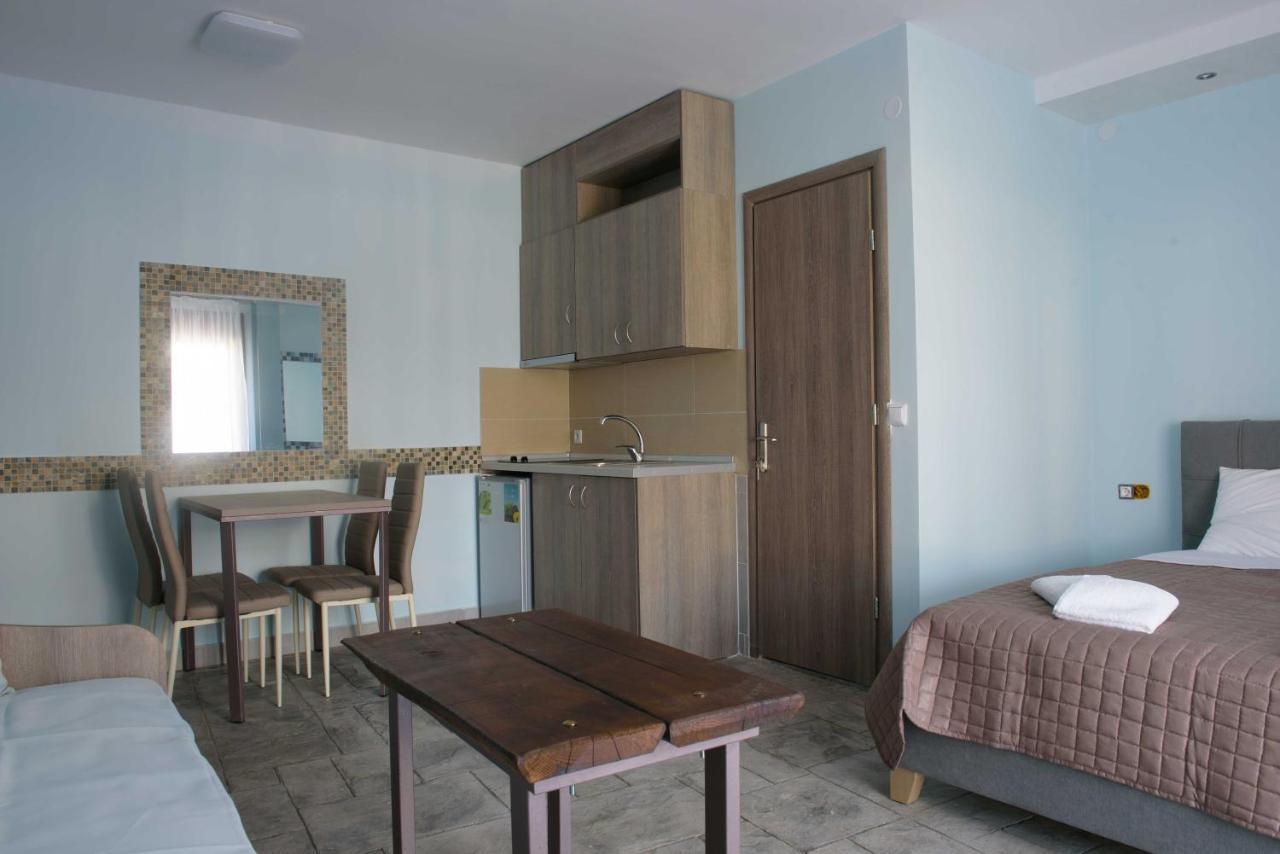3D Iliadis Suites Jeriszósz Kültér fotó