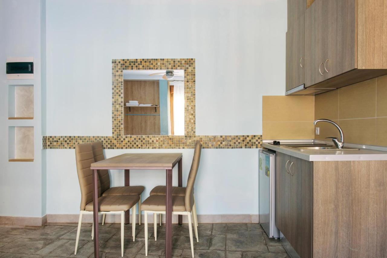 3D Iliadis Suites Jeriszósz Kültér fotó