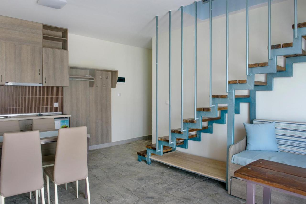 3D Iliadis Suites Jeriszósz Kültér fotó